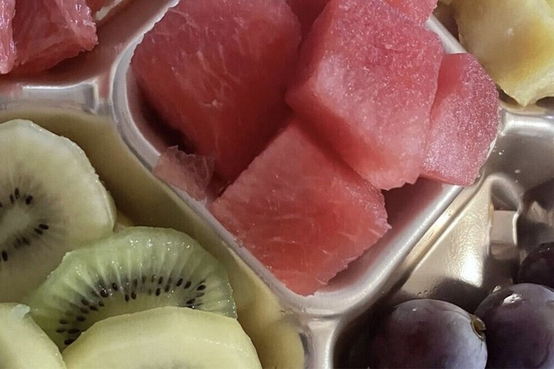 退院時に義妹が持ってきてくれた果物。痛みで食欲ゼロの中、唯一食べられた