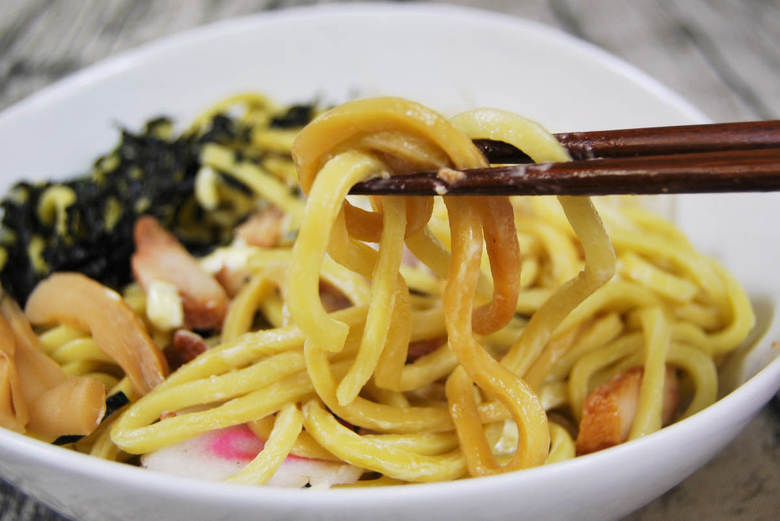 ファミマの人気ラーメン「2度おいしい油そば」の実物画像03