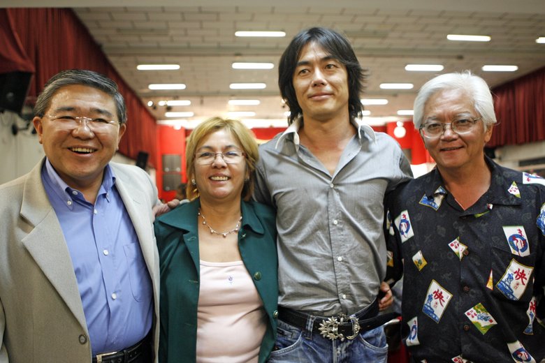 ブラジル・サンパウロで沖縄県人会の集まりに参加した時の一枚