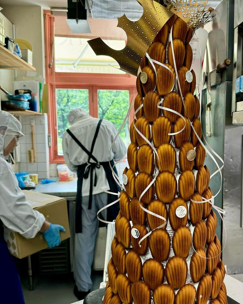 圧巻のマドレーヌタワー