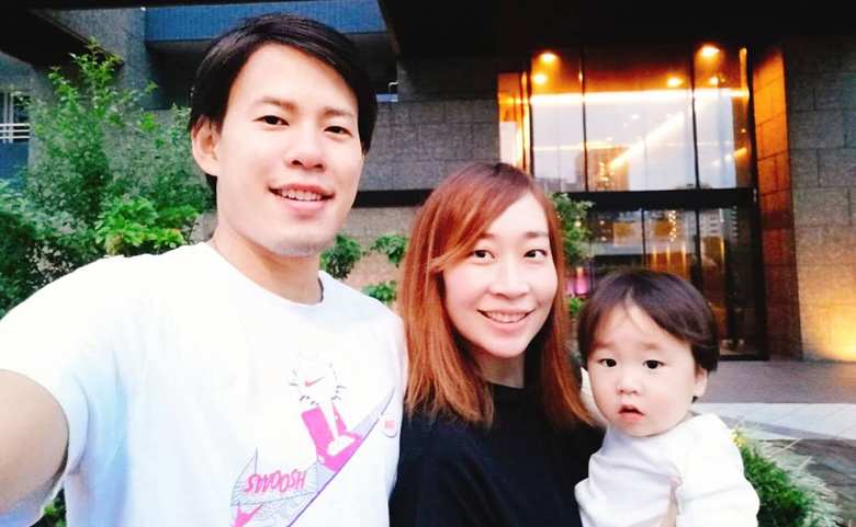 加藤さん（左）鶴田さん（右）夫婦とお子さん