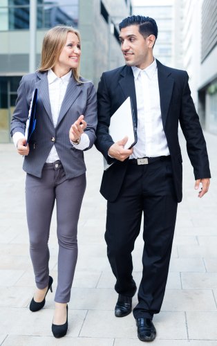 ライター：山下 朝起
嫁と娘に、我が家を占領されつつある、零細企業の営業マンライター。最近、嫁の離乳食熱がすごく、娘の食費のほうが高い！　と気付いてしまいました（笑）。溺愛する娘のパパ見知り開始に怯えながら、毎日を懸命に生きてます。
