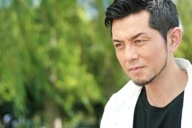 「気合いの問題じゃない」梅雨時の頭痛とめまい。的場浩司も長年悩まされた天気痛の実態「理解するのは難しくても」