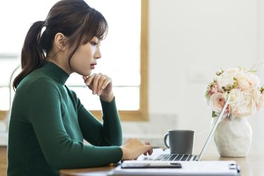 在宅勤務中の「YouTube観まくり」がバレた意外な理由【弁護士に聞く】