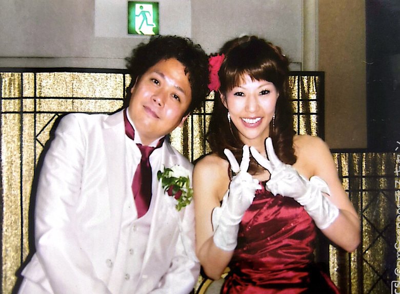 結婚式にて。幸せそうなふたり