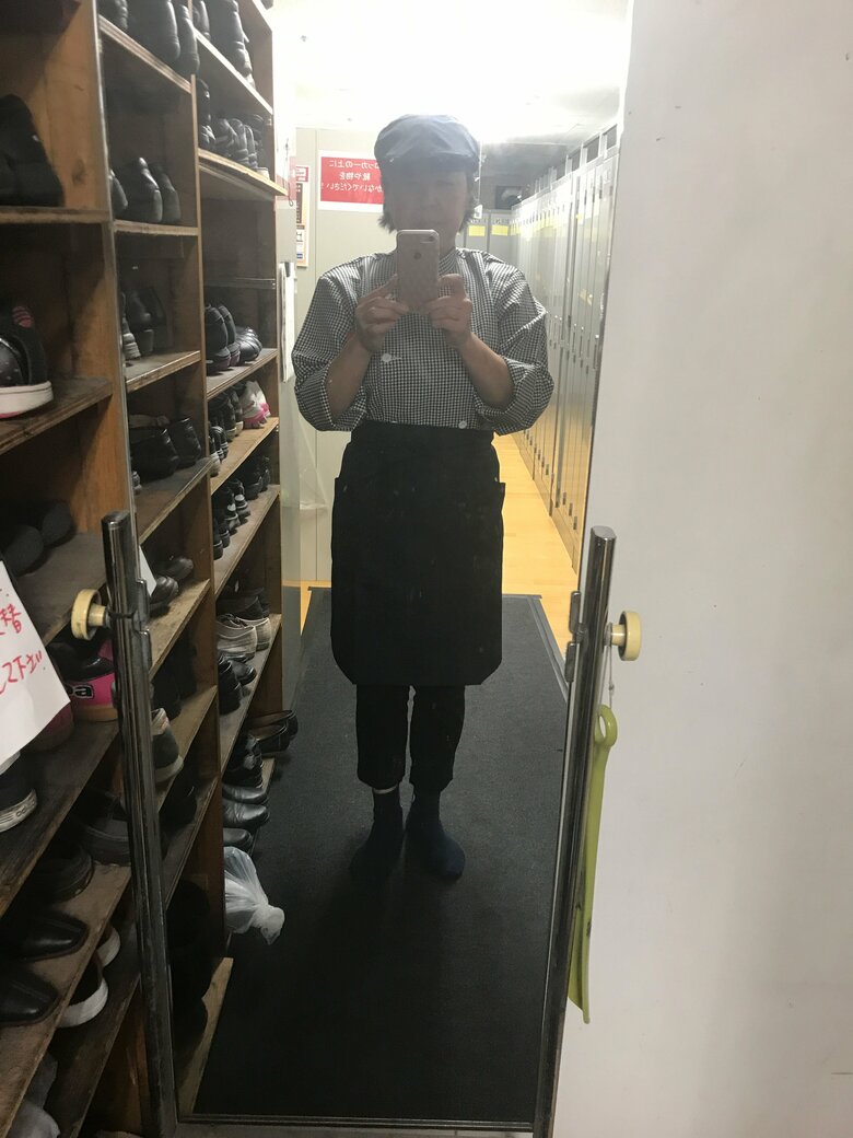 50歳で初めての企業勤め「制服に袖を通し、ワクワクするも覚えることもたくさんあった毎日」