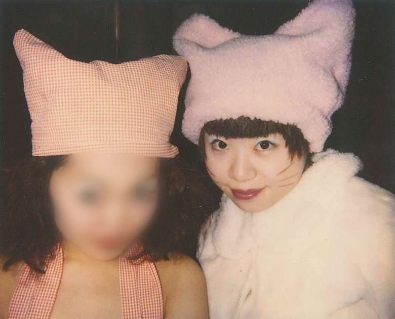 学生時代に行っていた主催イベント「CARNIVALS GO!GO!」での1枚。定期的にファッションショーを行っていた。右が板橋さん