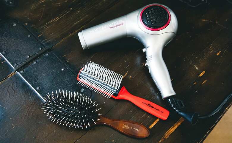 「しっかり乾かすこと」を意識しているちがやさんは、愛用のドライヤーを旅先にも持参する