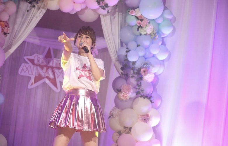 精力的にライブをこなす渡辺さん