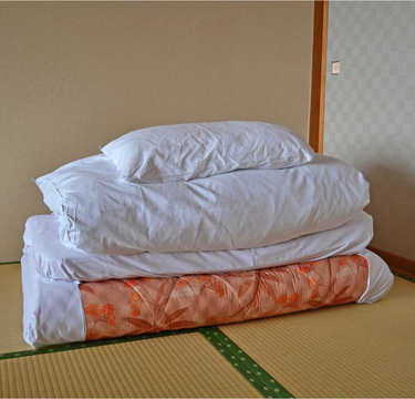 布団は畳まないで…旅館従業員の投稿でわかった意外な事実