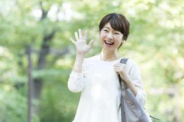 外出先にはいつもあの人…ママ友の〝ストーカー行動〟に悩まされた体験談