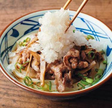 甘辛でウマい「鬼おろし肉ぶっかけうどん」レシピ【おうちで丸亀製麺】