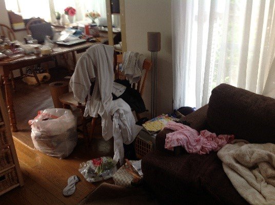 モノが散乱した以前のリビング＆ダイニング