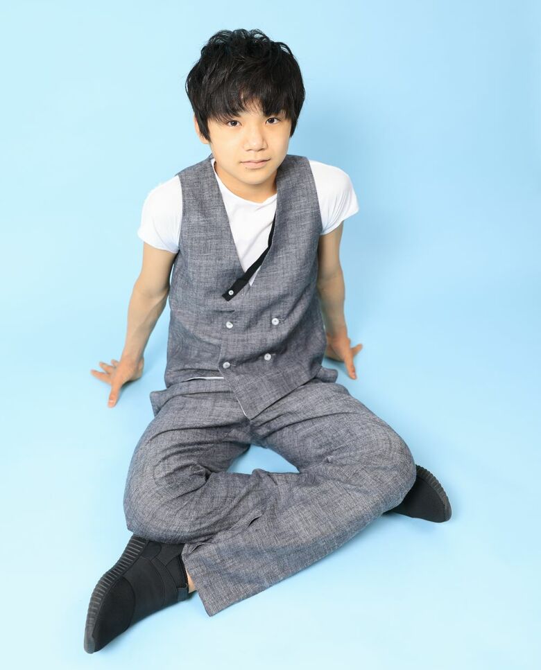 腹筋をトレーニング中