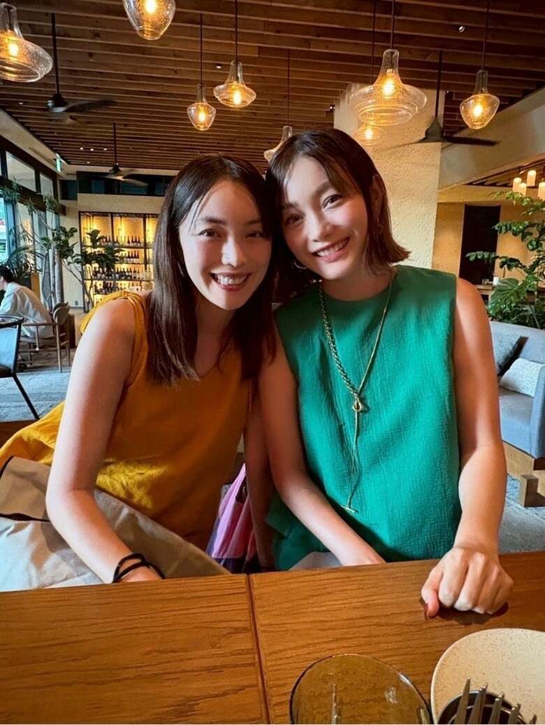 20代と変わらぬ美貌を保つ蛯原姉妹