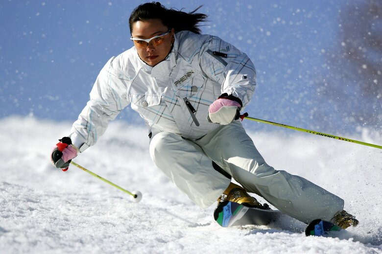 日本代表スキーデモンストレーター時代の佐伯さん（結婚前・2005年）