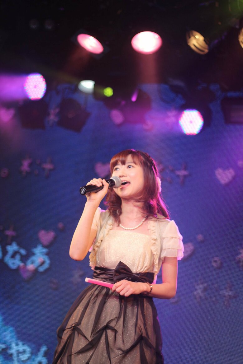 アイドル時代の岩佐さん