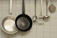 少しの水で素早く完成！フライパンでいろんなものをゆでてみよう