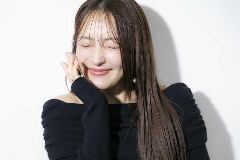 透明感すごい！ツヤツヤお肌が美しい大沢あかねさん　