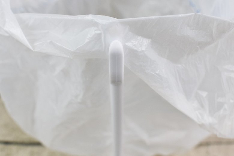 セリアのおすすめキッチン用品「マルチポリ袋スタンド」の実物画像06