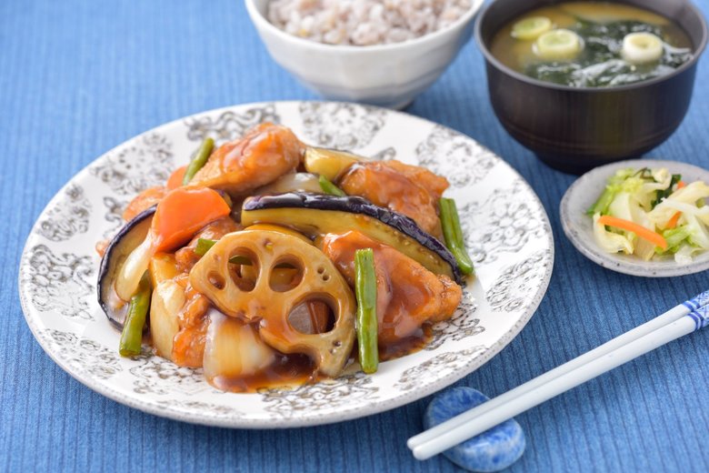 大戸屋「鶏と野菜の黒酢あん」