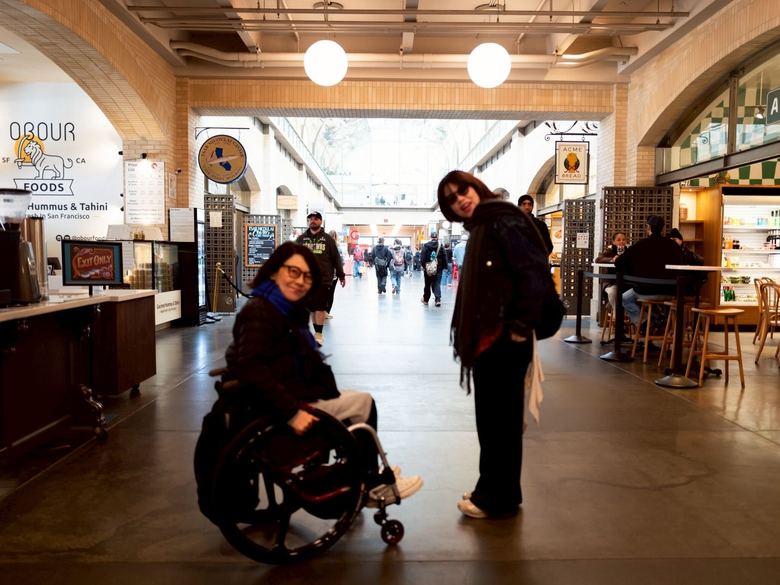 岸田ひろ実　岸田奈美