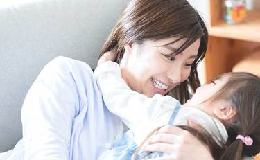 「ママ」呼びは何歳まで？小学生までにお母さんに変えさせるべきか