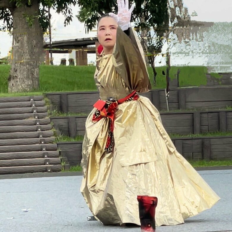 現在は義手、義足にてさまざまなイベントに出演している