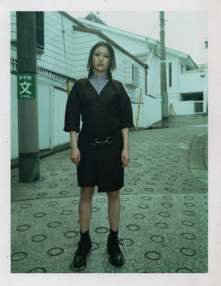 23歳のころ。劇団「東京乾電池」に所属し、俳優としても注目され始めていました