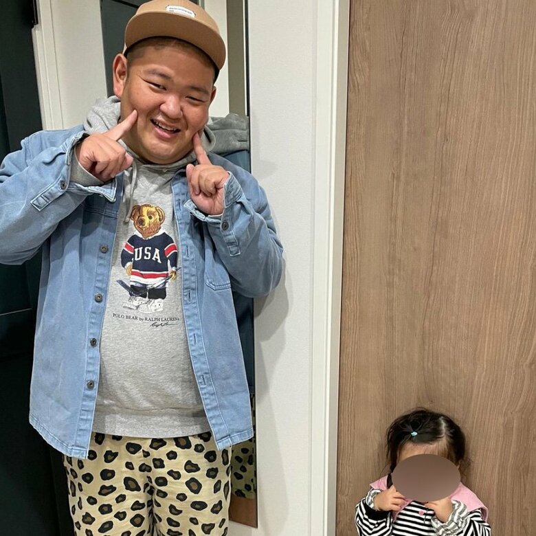 親子でお揃いのポーズ