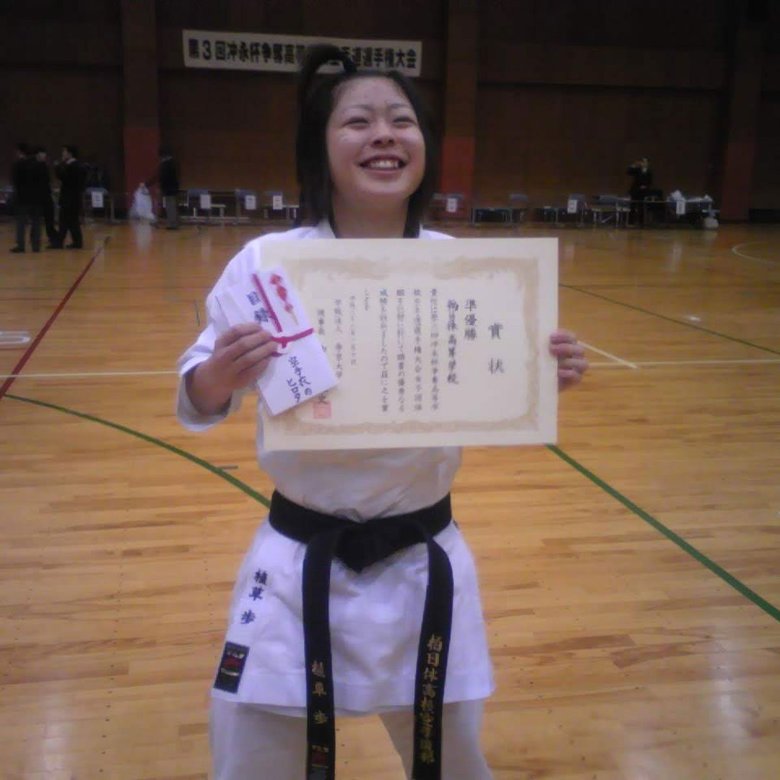 高校時代の植草さん。前髪がかからないようにちょんまげスタイルに