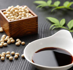 カーペットのしみは掃除機で!? 醤油の知られざるライフハック「こんな方法が！」