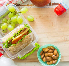 お弁当作りの平均時間「3～4品で30分未満」それって夕食より大変じゃん…!?