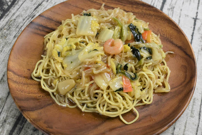 ファミマのおすすめランチ「あんかけ焼そば」の実食画像