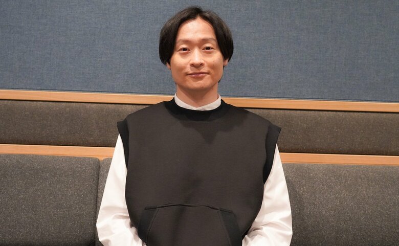 優しく微笑む川西さん