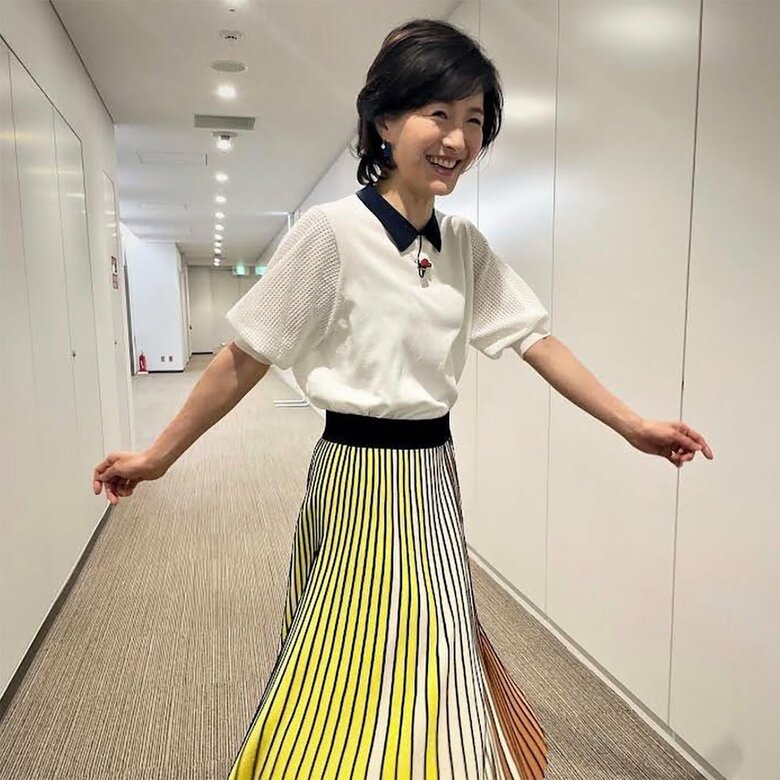 収録の合間にお茶目なポーズ！