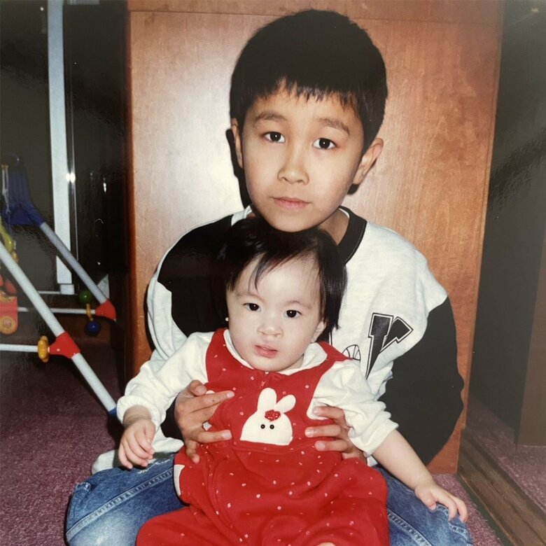 1歳のときに兄と