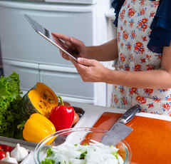 昨年のサバ缶に続くブームは…!?2019年上半期のトレンド料理ワード大賞発表！