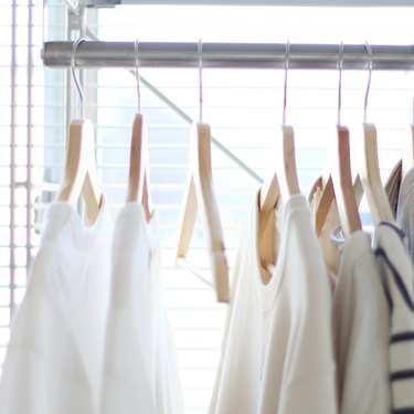 毎日の服選びが劇的にラクになる小さな習慣【収納のプロが解説】