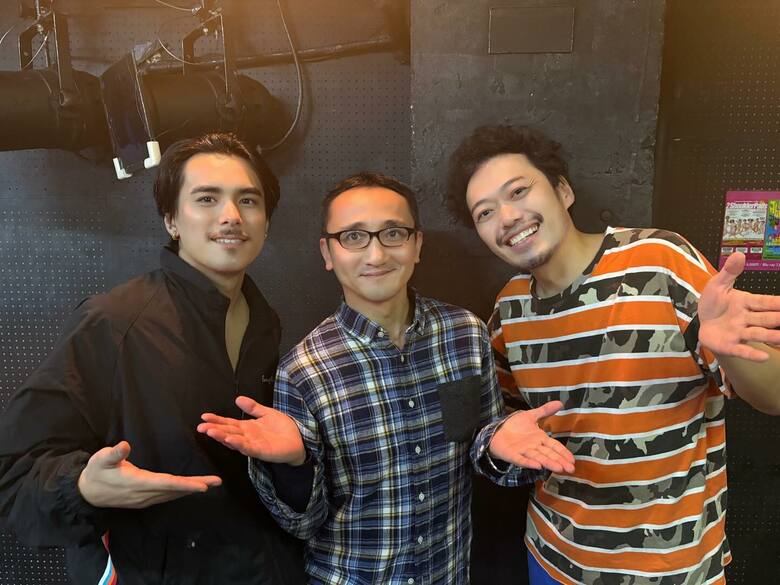 脚本の仕事でご一緒した俳優の島田惇平さん（左）、演出家の丸尾丸一郎さん（右）と 　　　 
