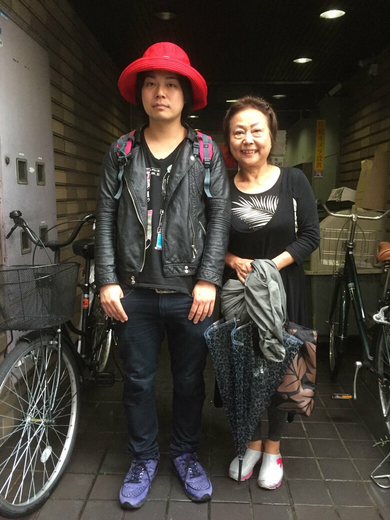 母親が60歳で芸人デビュー。親子漫才に挑戦したことも