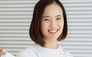 震災で紙おむつが消え、目覚めた「家事オタク」。布おむつ開発のため乳児抱え韓国へ飛んだ「ママ社長」の突破力