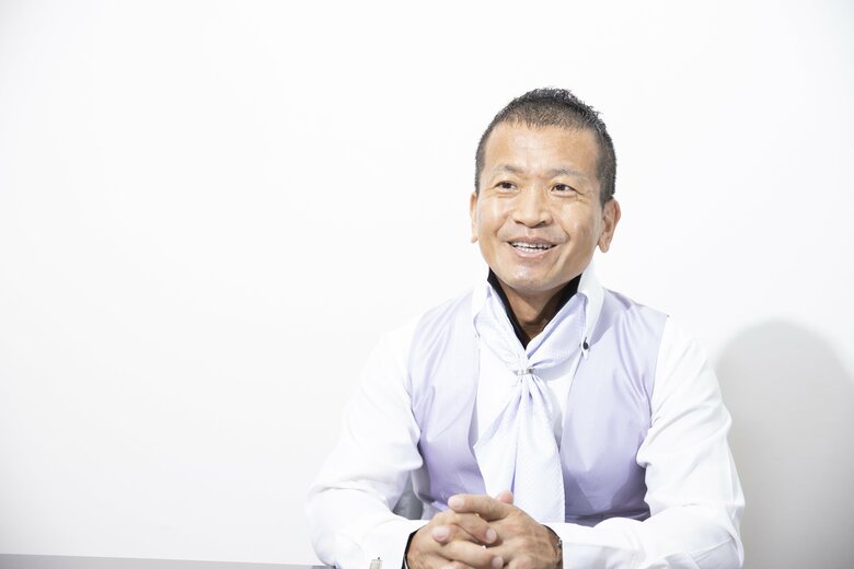 暑いなか、来社してインタビューに答えてくれた清原博弁護士