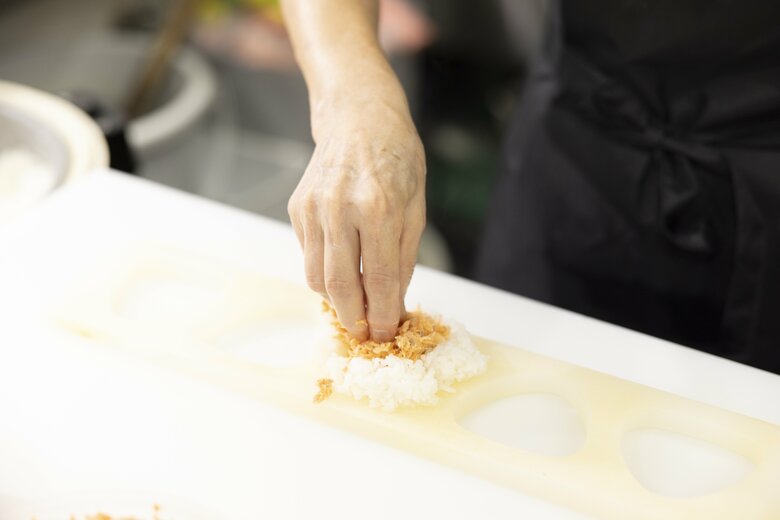 5／どこから口をつけても具が食べられるよう、具もたっぷり入れる