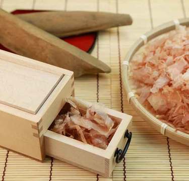 削り節パックで作る”かつおオイル”で野菜炒めが驚くほどウマい