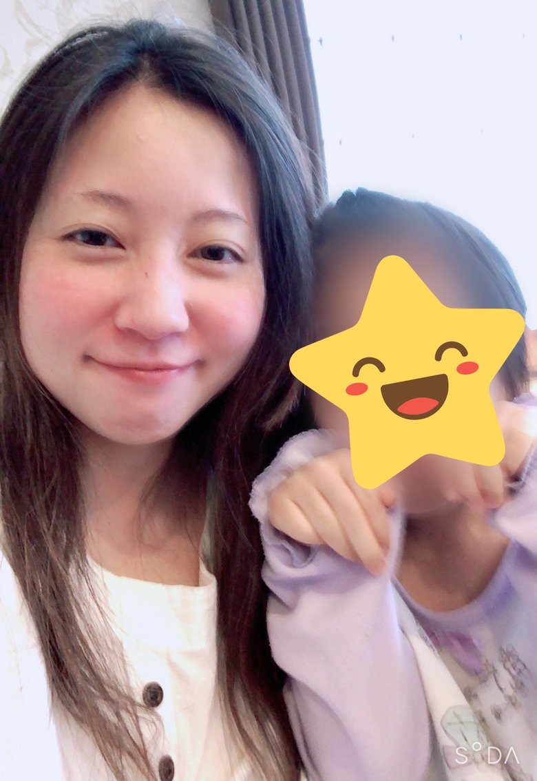 福田明日香さんと娘
