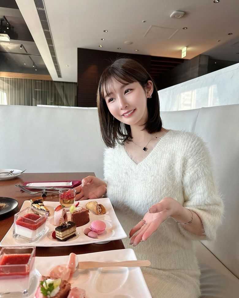 「今では食べるのが大好き」と蒼川さん（Instagramより）