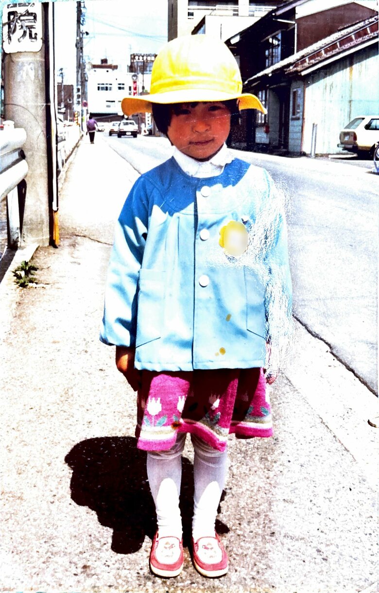 実家が飲食店を営んでおり、幼いころは、店に置いてある漫画をよく読んでいた