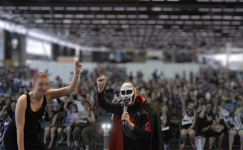 パラパラ漫画で「ジャパンエキスポ・フランス」に出演