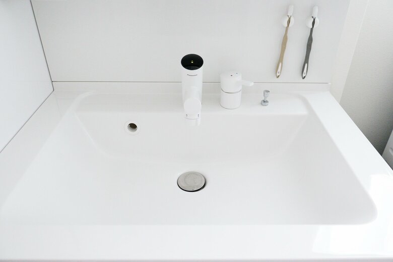 洗面ボウル周辺は、周囲が汚れがちなハンドソープまで徹底排除し掃除をしやすく